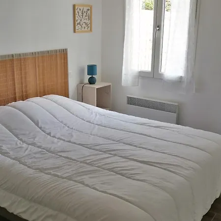 Casa de Férias Charmante Maison Proche Plage, Jardin, Parking - Fr-1-823-135